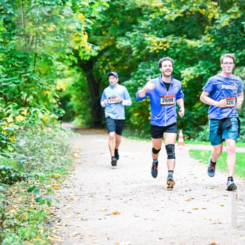 12.10.2025 - Bramfelder Halbmarathon 2025 Dr. Thomas Lammeyer http://msf.ph/oto/9351577 12.10.2025 10:39:33 Laufen 293, 2699, 328 meine-sportfotos.de