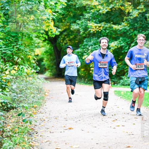 12.10.2025 - Bramfelder Halbmarathon 2025 Dr. Thomas Lammeyer http://msf.ph/oto/9351578 12.10.2025 10:39:33 Laufen 2939, 2699, 2828 meine-sportfotos.de