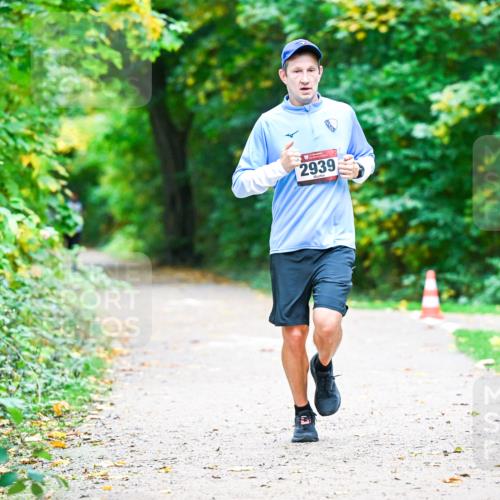 12.10.2025 - Bramfelder Halbmarathon 2025 Dr. Thomas Lammeyer http://msf.ph/oto/9351584 12.10.2025 10:39:34 Laufen 2939 meine-sportfotos.de