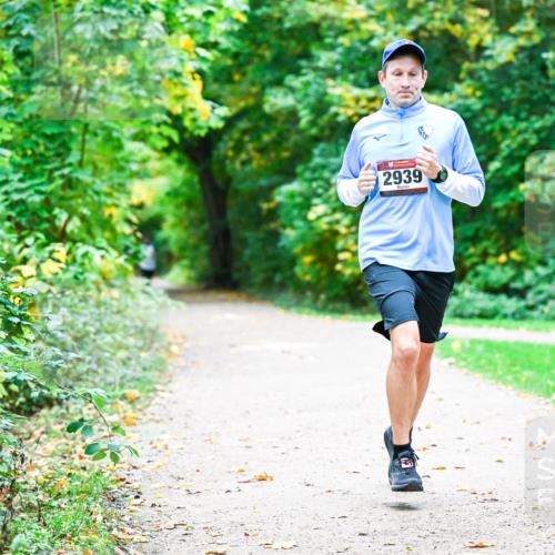 12.10.2025 - Bramfelder Halbmarathon 2025 Dr. Thomas Lammeyer http://msf.ph/oto/9351593 12.10.2025 10:39:36 Laufen 2939 meine-sportfotos.de