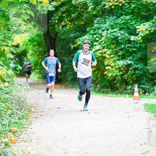 12.10.2025 - Bramfelder Halbmarathon 2025 Dr. Thomas Lammeyer http://msf.ph/oto/9351599 12.10.2025 10:39:45 Laufen 2449, 2830 meine-sportfotos.de