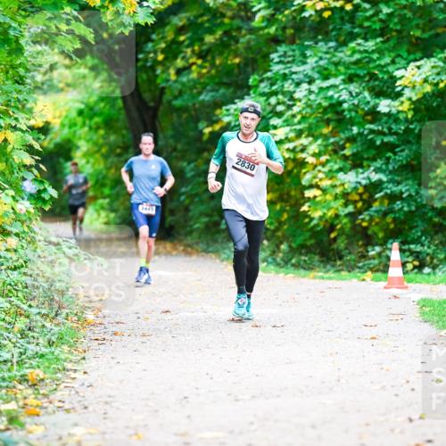 12.10.2025 - Bramfelder Halbmarathon 2025 Dr. Thomas Lammeyer http://msf.ph/oto/9351600 12.10.2025 10:39:46 Laufen 2449, 2830 meine-sportfotos.de