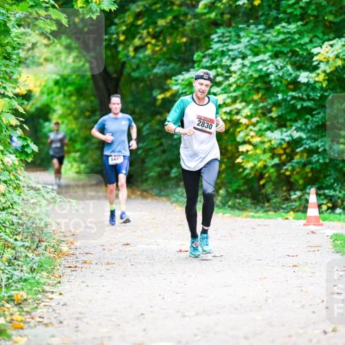 12.10.2025 - Bramfelder Halbmarathon 2025 Dr. Thomas Lammeyer http://msf.ph/oto/9351603 12.10.2025 10:39:46 Laufen 244, 2830 meine-sportfotos.de
