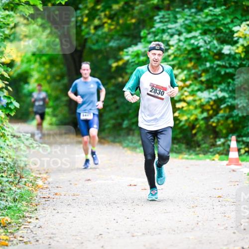12.10.2025 - Bramfelder Halbmarathon 2025 Dr. Thomas Lammeyer http://msf.ph/oto/9351608 12.10.2025 10:39:47 Laufen 5445, 2830 meine-sportfotos.de
