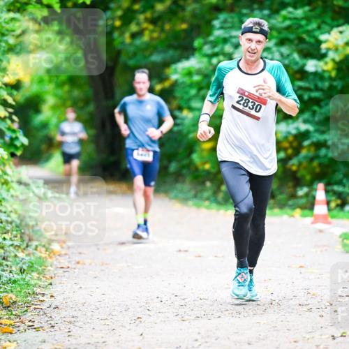 12.10.2025 - Bramfelder Halbmarathon 2025 Dr. Thomas Lammeyer http://msf.ph/oto/9351617 12.10.2025 10:39:48 Laufen 2830 meine-sportfotos.de