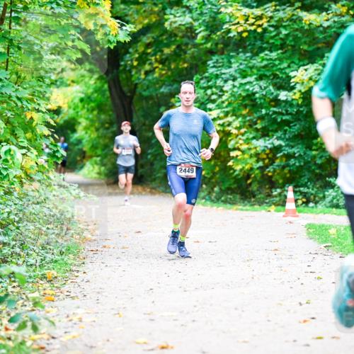 12.10.2025 - Bramfelder Halbmarathon 2025 Dr. Thomas Lammeyer http://msf.ph/oto/9351629 12.10.2025 10:39:50 Laufen 2449, 2830 meine-sportfotos.de