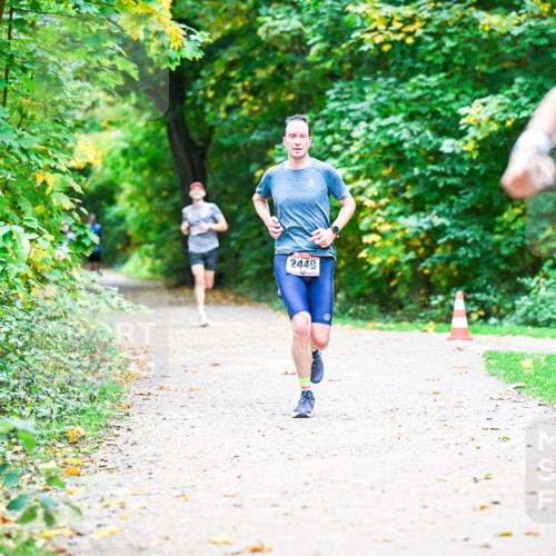 12.10.2025 - Bramfelder Halbmarathon 2025 Dr. Thomas Lammeyer http://msf.ph/oto/9351630 12.10.2025 10:39:50 Laufen 2449, 283 meine-sportfotos.de