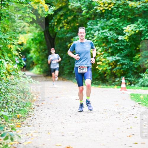 12.10.2025 - Bramfelder Halbmarathon 2025 Dr. Thomas Lammeyer http://msf.ph/oto/9351631 12.10.2025 10:39:50 Laufen 2449 meine-sportfotos.de