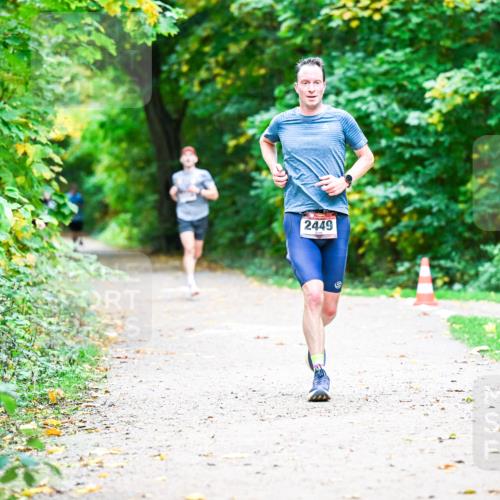 12.10.2025 - Bramfelder Halbmarathon 2025 Dr. Thomas Lammeyer http://msf.ph/oto/9351635 12.10.2025 10:39:51 Laufen 2449 meine-sportfotos.de
