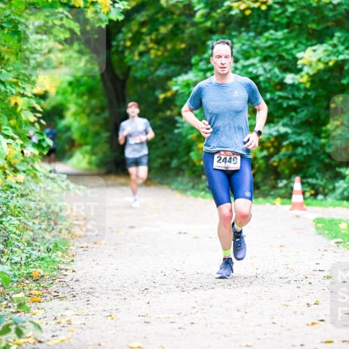 12.10.2025 - Bramfelder Halbmarathon 2025 Dr. Thomas Lammeyer http://msf.ph/oto/9351636 12.10.2025 10:39:51 Laufen 2449 meine-sportfotos.de