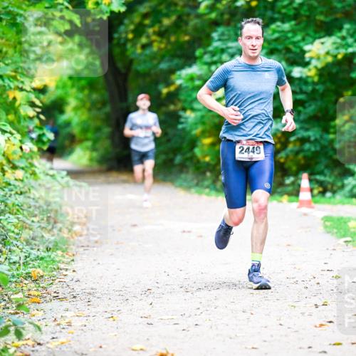 12.10.2025 - Bramfelder Halbmarathon 2025 Dr. Thomas Lammeyer http://msf.ph/oto/9351638 12.10.2025 10:39:51 Laufen 2449 meine-sportfotos.de