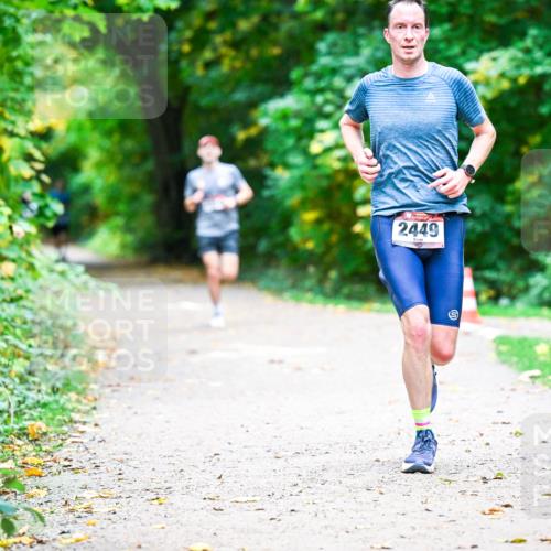 12.10.2025 - Bramfelder Halbmarathon 2025 Dr. Thomas Lammeyer http://msf.ph/oto/9351641 12.10.2025 10:39:52 Laufen 2449 meine-sportfotos.de