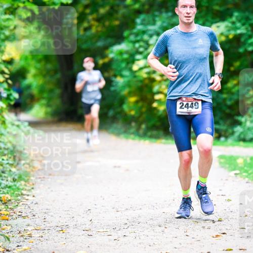 12.10.2025 - Bramfelder Halbmarathon 2025 Dr. Thomas Lammeyer http://msf.ph/oto/9351642 12.10.2025 10:39:52 Laufen 2449 meine-sportfotos.de