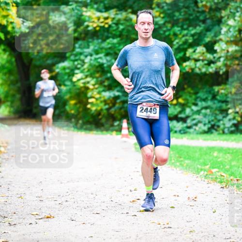 12.10.2025 - Bramfelder Halbmarathon 2025 Dr. Thomas Lammeyer http://msf.ph/oto/9351647 12.10.2025 10:39:52 Laufen 2449 meine-sportfotos.de
