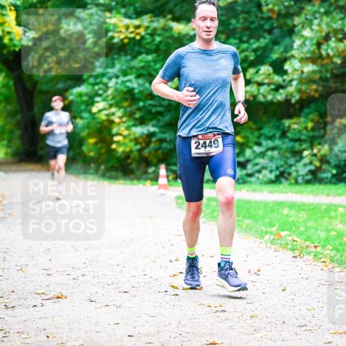 12.10.2025 - Bramfelder Halbmarathon 2025 Dr. Thomas Lammeyer http://msf.ph/oto/9351648 12.10.2025 10:39:53 Laufen 2449 meine-sportfotos.de