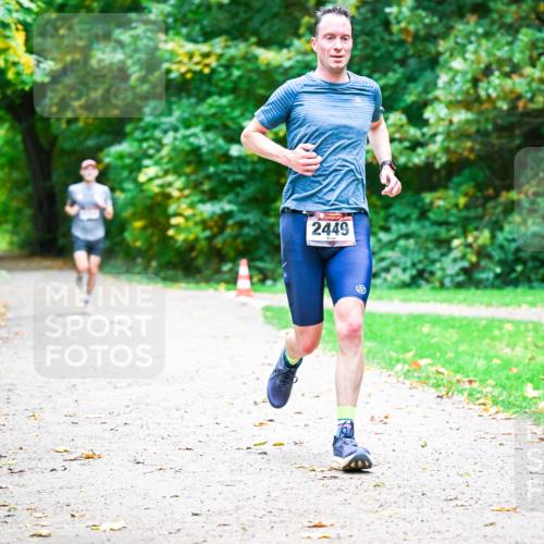 12.10.2025 - Bramfelder Halbmarathon 2025 Dr. Thomas Lammeyer http://msf.ph/oto/9351649 12.10.2025 10:39:53 Laufen 2449 meine-sportfotos.de