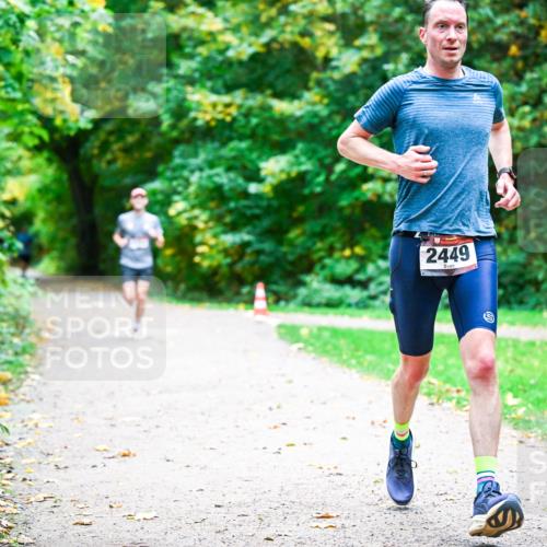 12.10.2025 - Bramfelder Halbmarathon 2025 Dr. Thomas Lammeyer http://msf.ph/oto/9351654 12.10.2025 10:39:53 Laufen 2449 meine-sportfotos.de