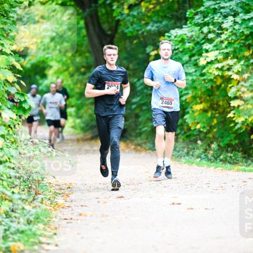 12.10.2025 - Bramfelder Halbmarathon 2025 Dr. Thomas Lammeyer http://msf.ph/oto/9351674 12.10.2025 10:40:04 Laufen 2004, 2465 meine-sportfotos.de