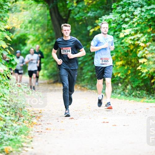 12.10.2025 - Bramfelder Halbmarathon 2025 Dr. Thomas Lammeyer http://msf.ph/oto/9351677 12.10.2025 10:40:05 Laufen 2934, 2465 meine-sportfotos.de