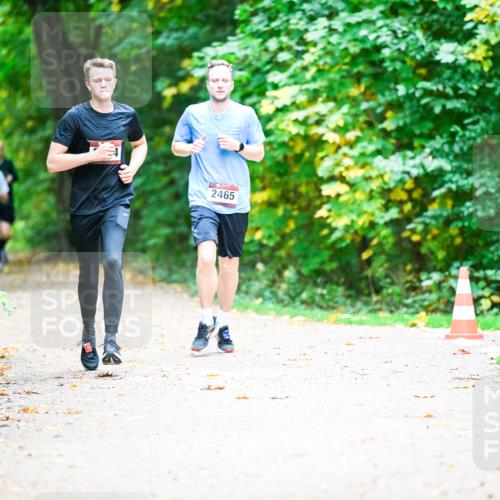 12.10.2025 - Bramfelder Halbmarathon 2025 Dr. Thomas Lammeyer http://msf.ph/oto/9351679 12.10.2025 10:40:05 Laufen 2465 meine-sportfotos.de