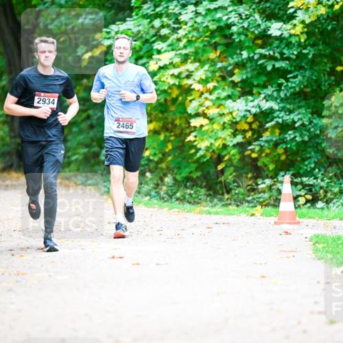 12.10.2025 - Bramfelder Halbmarathon 2025 Dr. Thomas Lammeyer http://msf.ph/oto/9351680 12.10.2025 10:40:05 Laufen 2934, 2465 meine-sportfotos.de