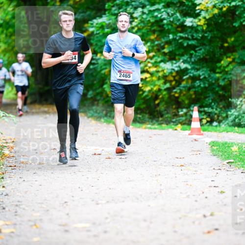 12.10.2025 - Bramfelder Halbmarathon 2025 Dr. Thomas Lammeyer http://msf.ph/oto/9351690 12.10.2025 10:40:06 Laufen 34, 2465 meine-sportfotos.de