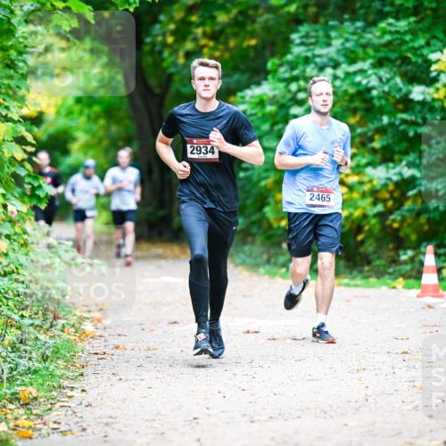 12.10.2025 - Bramfelder Halbmarathon 2025 Dr. Thomas Lammeyer http://msf.ph/oto/9351693 12.10.2025 10:40:07 Laufen 2934, 2465 meine-sportfotos.de