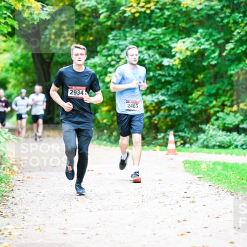 12.10.2025 - Bramfelder Halbmarathon 2025 Dr. Thomas Lammeyer http://msf.ph/oto/9351697 12.10.2025 10:40:07 Laufen 2934, 2465 meine-sportfotos.de
