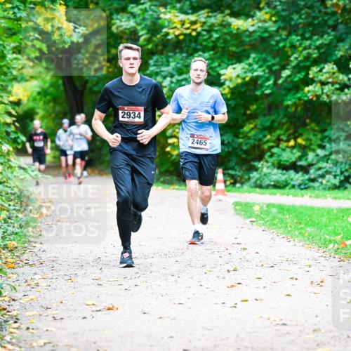 12.10.2025 - Bramfelder Halbmarathon 2025 Dr. Thomas Lammeyer http://msf.ph/oto/9351705 12.10.2025 10:40:08 Laufen 2934, 2465 meine-sportfotos.de