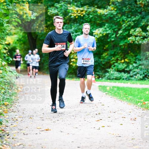 12.10.2025 - Bramfelder Halbmarathon 2025 Dr. Thomas Lammeyer http://msf.ph/oto/9351706 12.10.2025 10:40:09 Laufen 34, 2465 meine-sportfotos.de