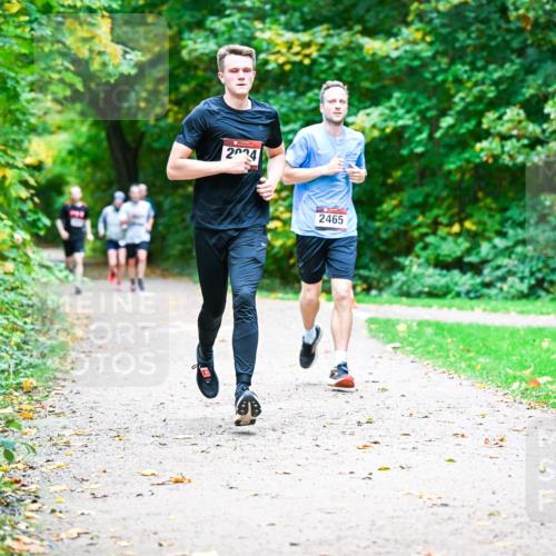 12.10.2025 - Bramfelder Halbmarathon 2025 Dr. Thomas Lammeyer http://msf.ph/oto/9351707 12.10.2025 10:40:09 Laufen 2014, 2465 meine-sportfotos.de