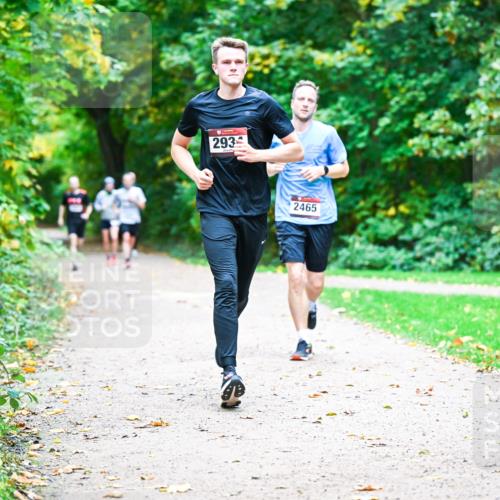 12.10.2025 - Bramfelder Halbmarathon 2025 Dr. Thomas Lammeyer http://msf.ph/oto/9351710 12.10.2025 10:40:09 Laufen 293, 2465 meine-sportfotos.de
