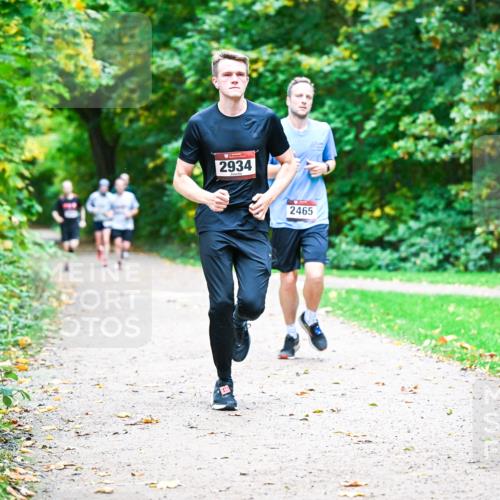 12.10.2025 - Bramfelder Halbmarathon 2025 Dr. Thomas Lammeyer http://msf.ph/oto/9351711 12.10.2025 10:40:09 Laufen 2934, 2465 meine-sportfotos.de