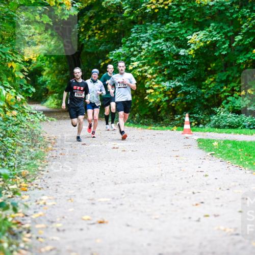12.10.2025 - Bramfelder Halbmarathon 2025 Dr. Thomas Lammeyer http://msf.ph/oto/9351719 12.10.2025 10:40:12 Laufen 2656, 250, 2756 meine-sportfotos.de