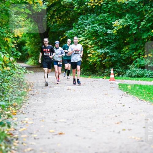 12.10.2025 - Bramfelder Halbmarathon 2025 Dr. Thomas Lammeyer http://msf.ph/oto/9351721 12.10.2025 10:40:12 Laufen 2656, 2500, 25, 2756 meine-sportfotos.de