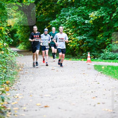 12.10.2025 - Bramfelder Halbmarathon 2025 Dr. Thomas Lammeyer http://msf.ph/oto/9351723 12.10.2025 10:40:12 Laufen 2656, 2500, 361, 2756 meine-sportfotos.de