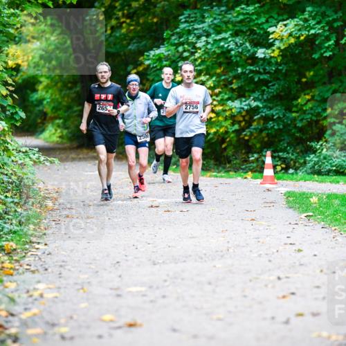 12.10.2025 - Bramfelder Halbmarathon 2025 Dr. Thomas Lammeyer http://msf.ph/oto/9351726 12.10.2025 10:40:13 Laufen 265, 2500, 361, 2756 meine-sportfotos.de