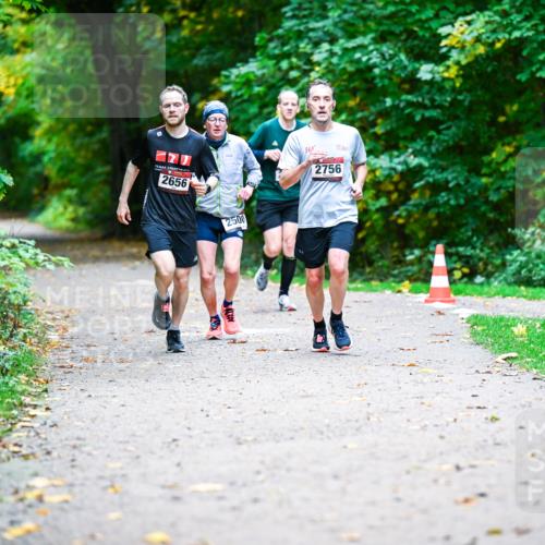 12.10.2025 - Bramfelder Halbmarathon 2025 Dr. Thomas Lammeyer http://msf.ph/oto/9351731 12.10.2025 10:40:13 Laufen 2656, 2500, 361, 2756 meine-sportfotos.de