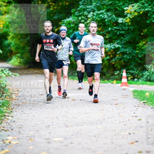 12.10.2025 - Bramfelder Halbmarathon 2025 Dr. Thomas Lammeyer http://msf.ph/oto/9351732 12.10.2025 10:40:14 Laufen 2656, 2500 meine-sportfotos.de