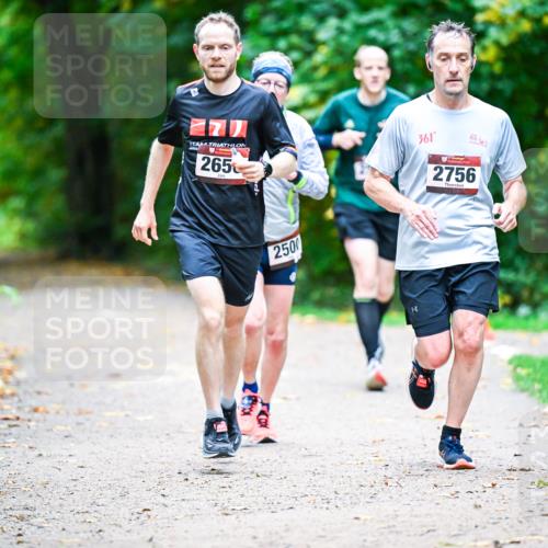 12.10.2025 - Bramfelder Halbmarathon 2025 Dr. Thomas Lammeyer http://msf.ph/oto/9351743 12.10.2025 10:40:15 Laufen 265, 361, 2756, 2, 2500 meine-sportfotos.de