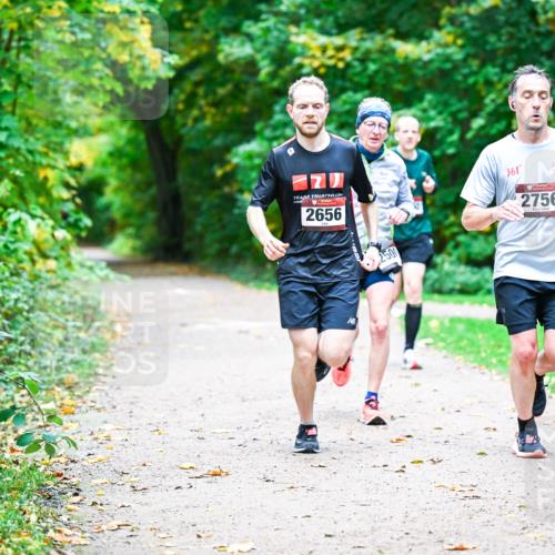 12.10.2025 - Bramfelder Halbmarathon 2025 Dr. Thomas Lammeyer http://msf.ph/oto/9351756 12.10.2025 10:40:17 Laufen 2656, 2500, 0, 361, 2756 meine-sportfotos.de