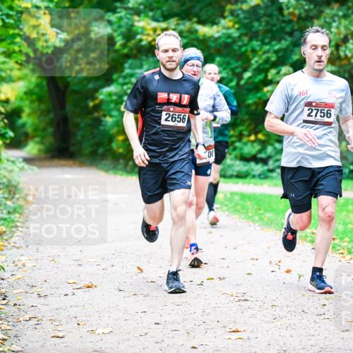 12.10.2025 - Bramfelder Halbmarathon 2025 Dr. Thomas Lammeyer http://msf.ph/oto/9351758 12.10.2025 10:40:17 Laufen 2656, 00, 2756 meine-sportfotos.de