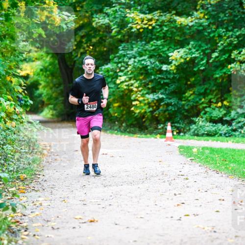 12.10.2025 - Bramfelder Halbmarathon 2025 Dr. Thomas Lammeyer http://msf.ph/oto/9351769 12.10.2025 10:40:28 Laufen 2480 meine-sportfotos.de