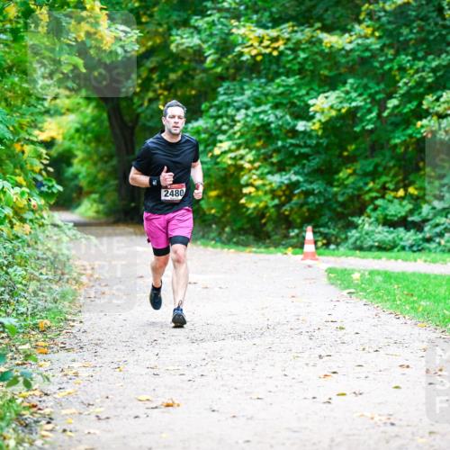 12.10.2025 - Bramfelder Halbmarathon 2025 Dr. Thomas Lammeyer http://msf.ph/oto/9351770 12.10.2025 10:40:28 Laufen 2480 meine-sportfotos.de