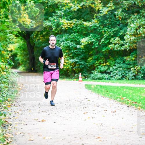 12.10.2025 - Bramfelder Halbmarathon 2025 Dr. Thomas Lammeyer http://msf.ph/oto/9351776 12.10.2025 10:40:29 Laufen 2480 meine-sportfotos.de