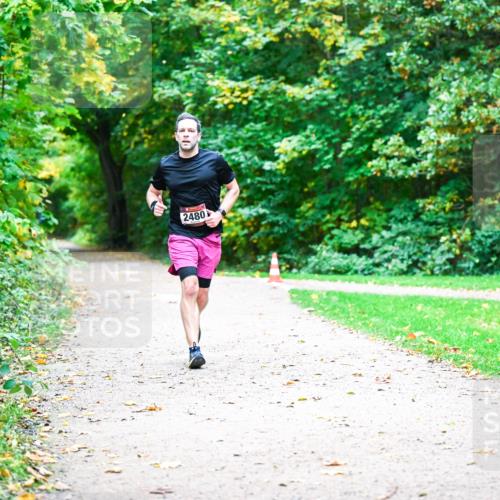 12.10.2025 - Bramfelder Halbmarathon 2025 Dr. Thomas Lammeyer http://msf.ph/oto/9351778 12.10.2025 10:40:29 Laufen 2480 meine-sportfotos.de