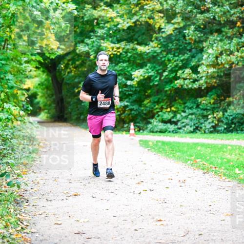 12.10.2025 - Bramfelder Halbmarathon 2025 Dr. Thomas Lammeyer http://msf.ph/oto/9351780 12.10.2025 10:40:30 Laufen 2480 meine-sportfotos.de