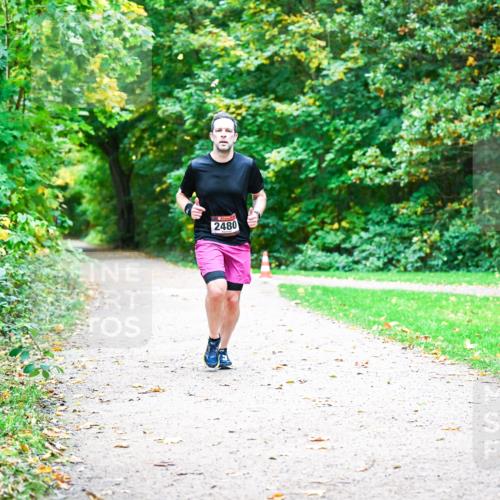 12.10.2025 - Bramfelder Halbmarathon 2025 Dr. Thomas Lammeyer http://msf.ph/oto/9351782 12.10.2025 10:40:30 Laufen 0, 2480 meine-sportfotos.de