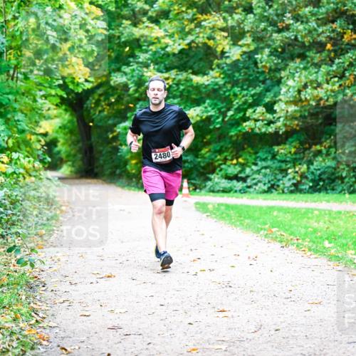 12.10.2025 - Bramfelder Halbmarathon 2025 Dr. Thomas Lammeyer http://msf.ph/oto/9351783 12.10.2025 10:40:30 Laufen 2480 meine-sportfotos.de