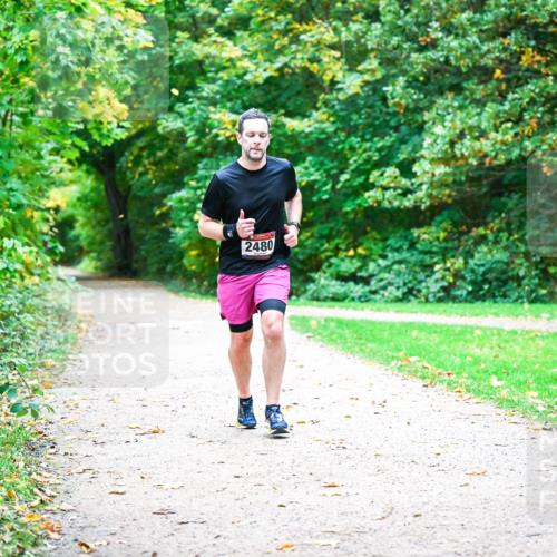 12.10.2025 - Bramfelder Halbmarathon 2025 Dr. Thomas Lammeyer http://msf.ph/oto/9351785 12.10.2025 10:40:30 Laufen 2480 meine-sportfotos.de